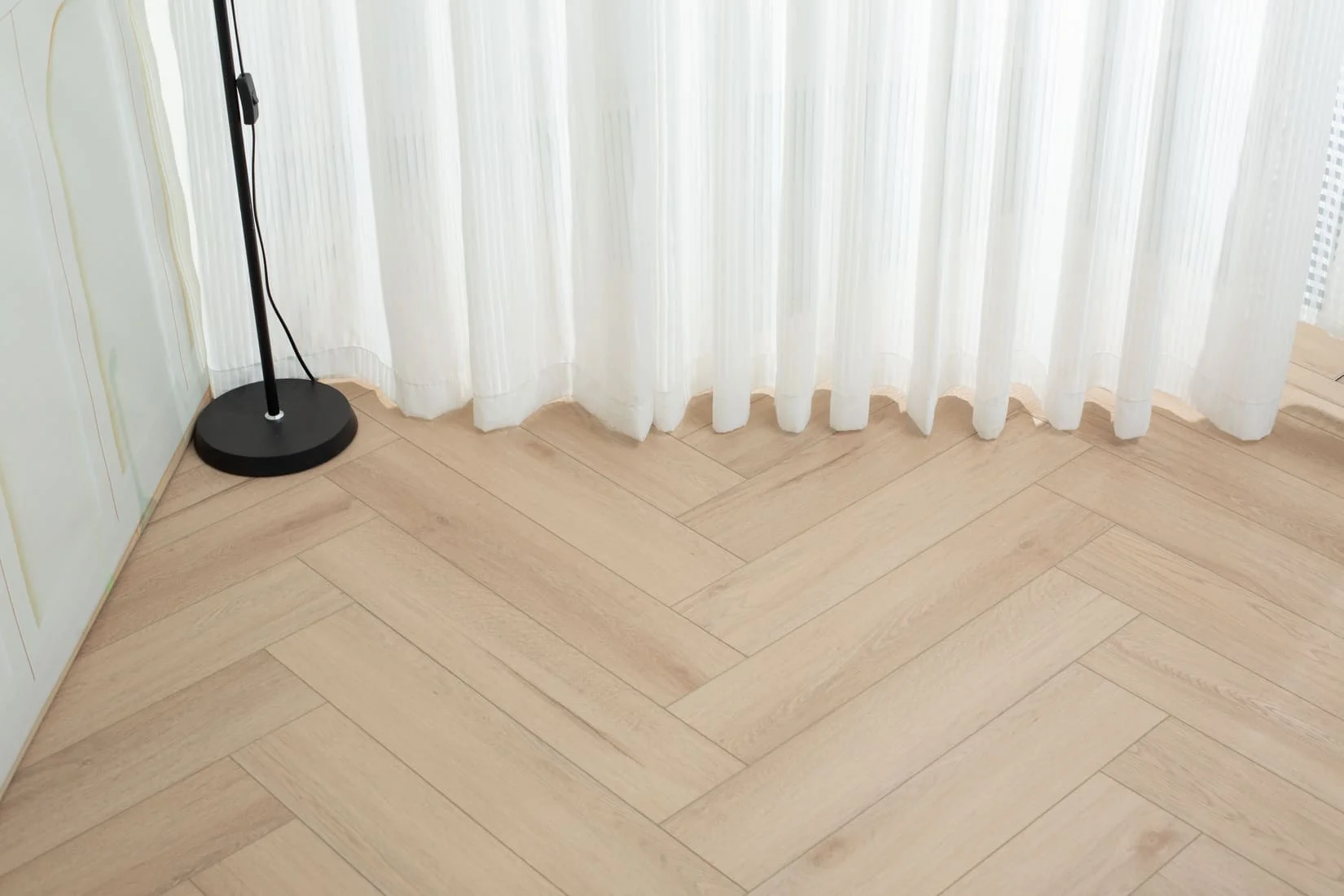 Плитка SPC "OneFloor" 3032 А,В  ЁЛКА (640*128*4 мм) — купить в Брянске