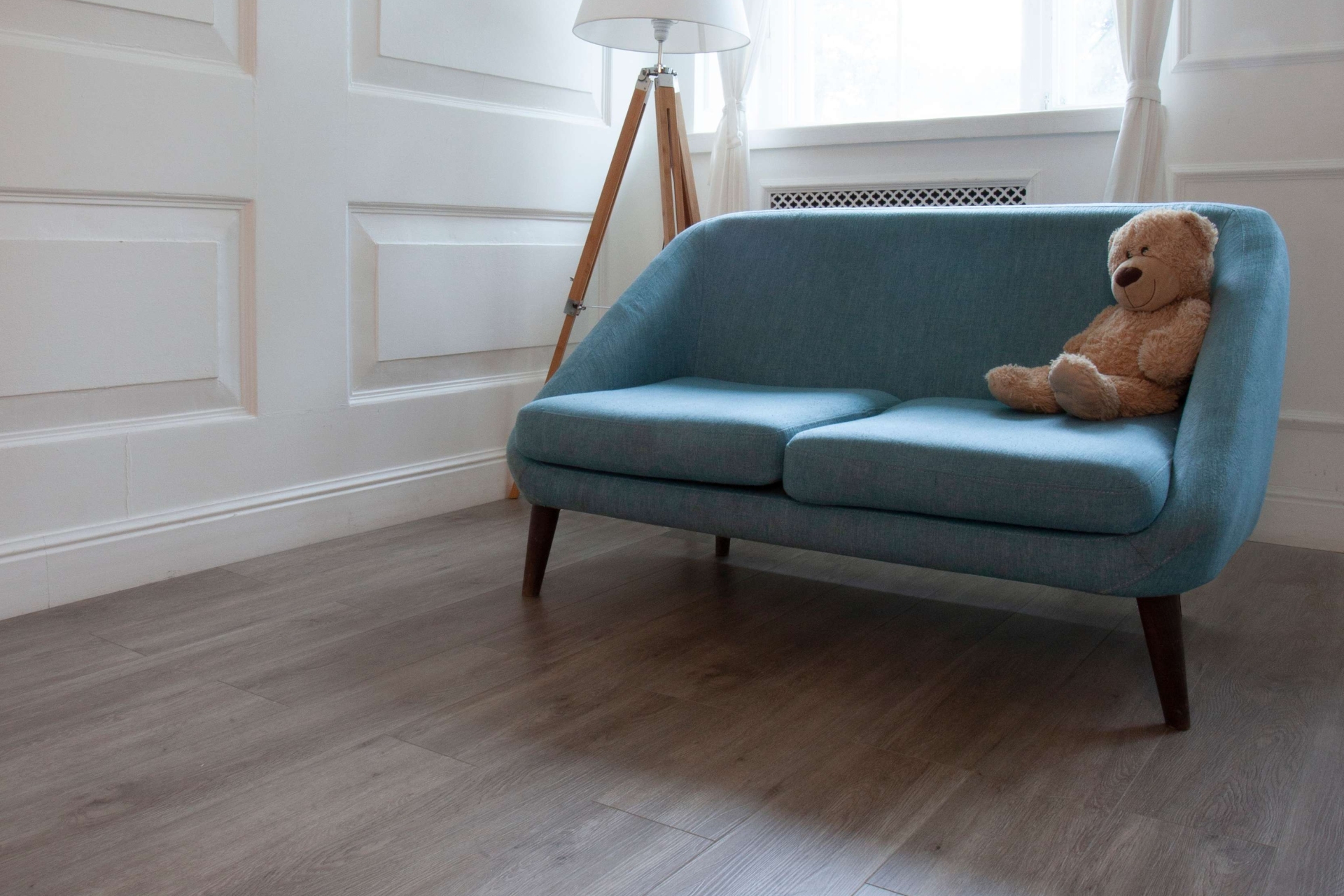 Усовершенствованная кварц-виниловая плитка «Damy Floor» Дуб Горный (1227*187*2,5 мм) — купить в Брянске