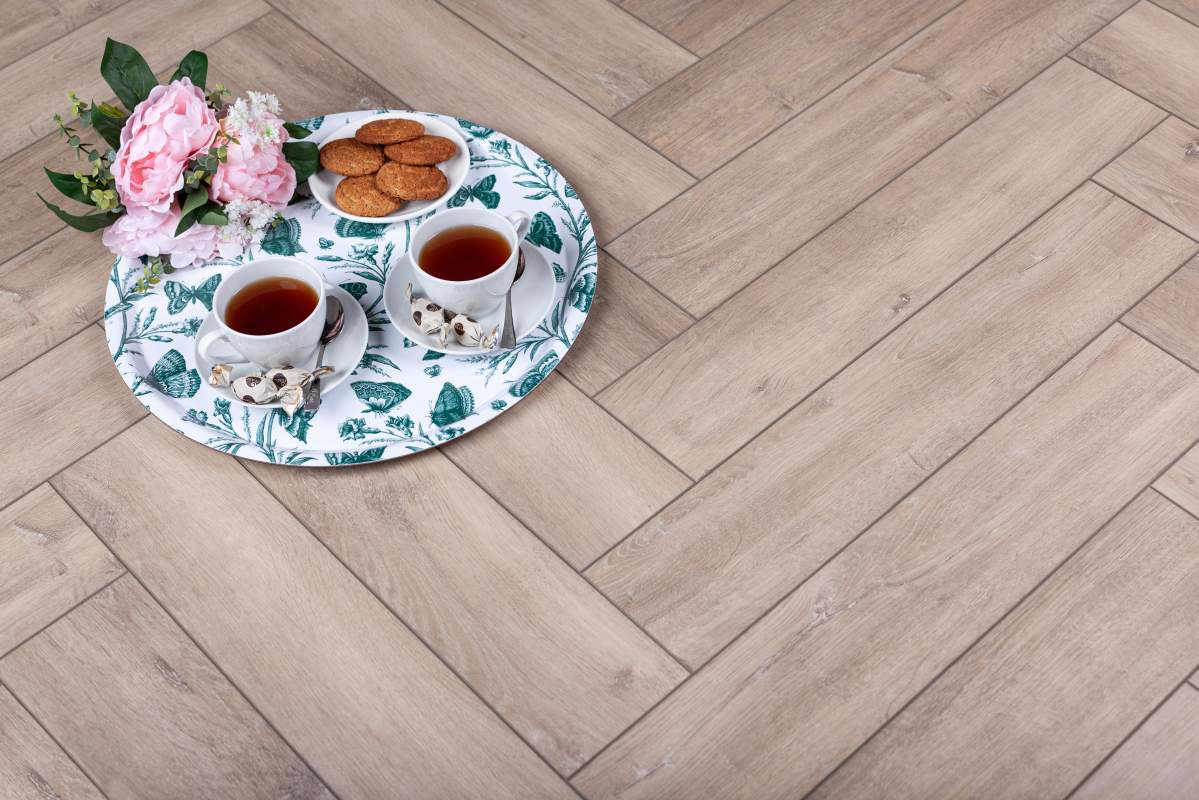 Замковая ПВХ плитка "Aberhof" Carmelita 0532 (615*123*5 мм) — купить в Брянске