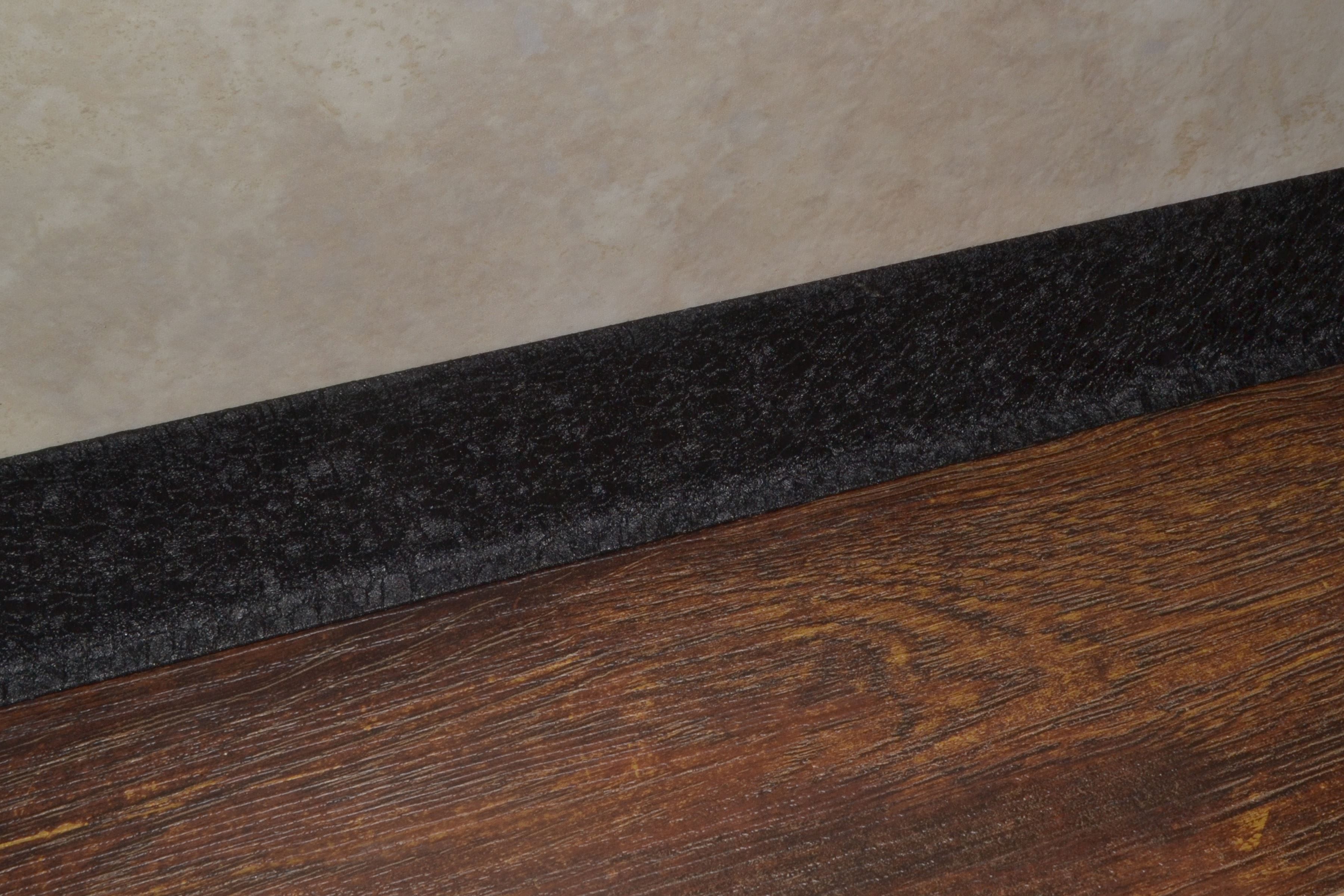 Плинтус алюминиевый L-образный текстура кожи черная (2500*11*60 мм) — купить в Брянске