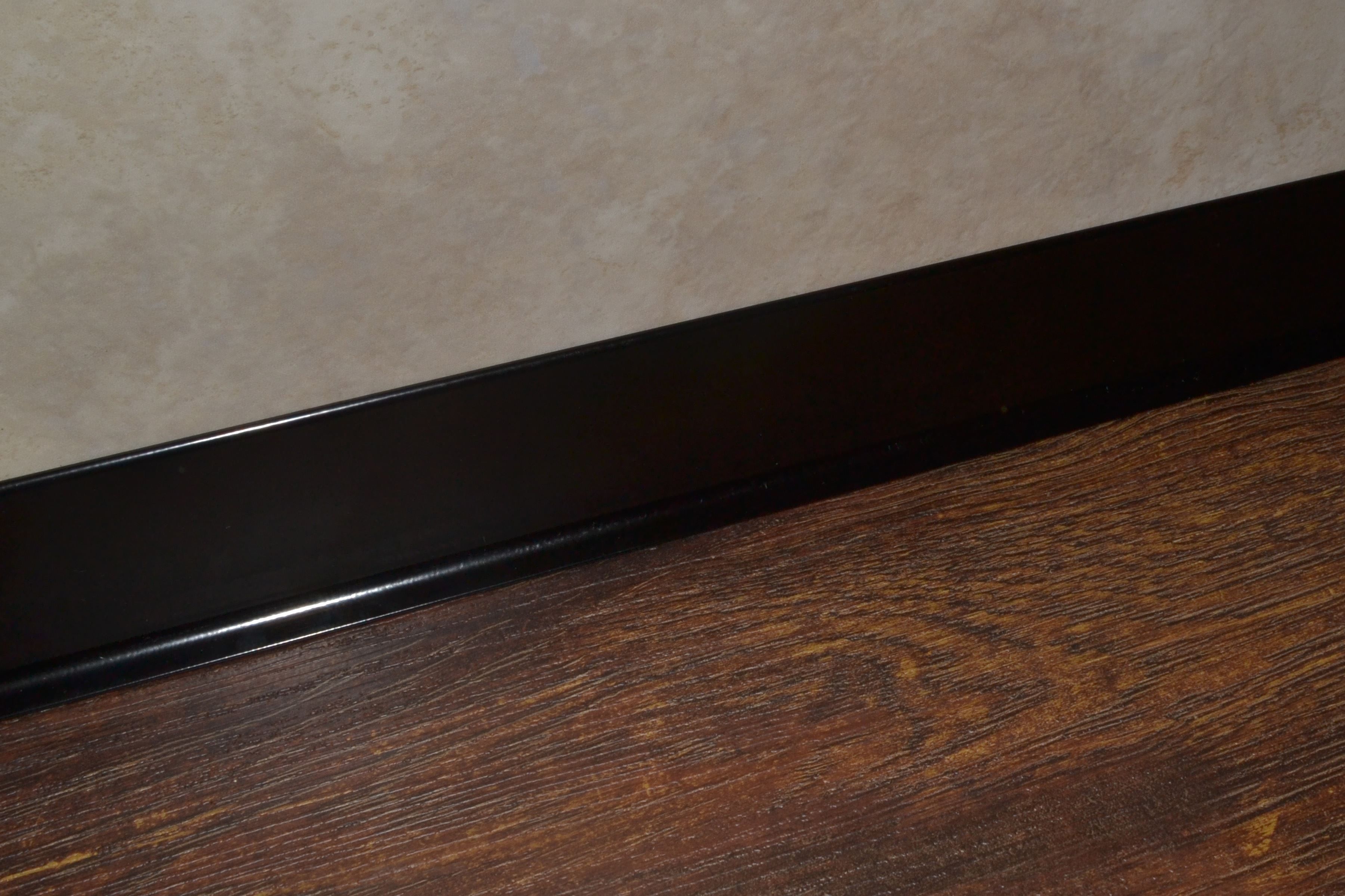 Плинтус алюминиевый L-образный черный (2500*11*60 мм) — купить в Брянске