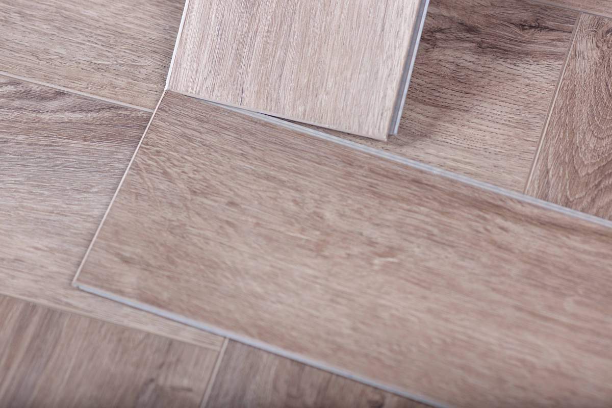 Замковая ПВХ плитка "Aberhof" Carmelita 2626 (615*123*5 мм) — купить в Брянске